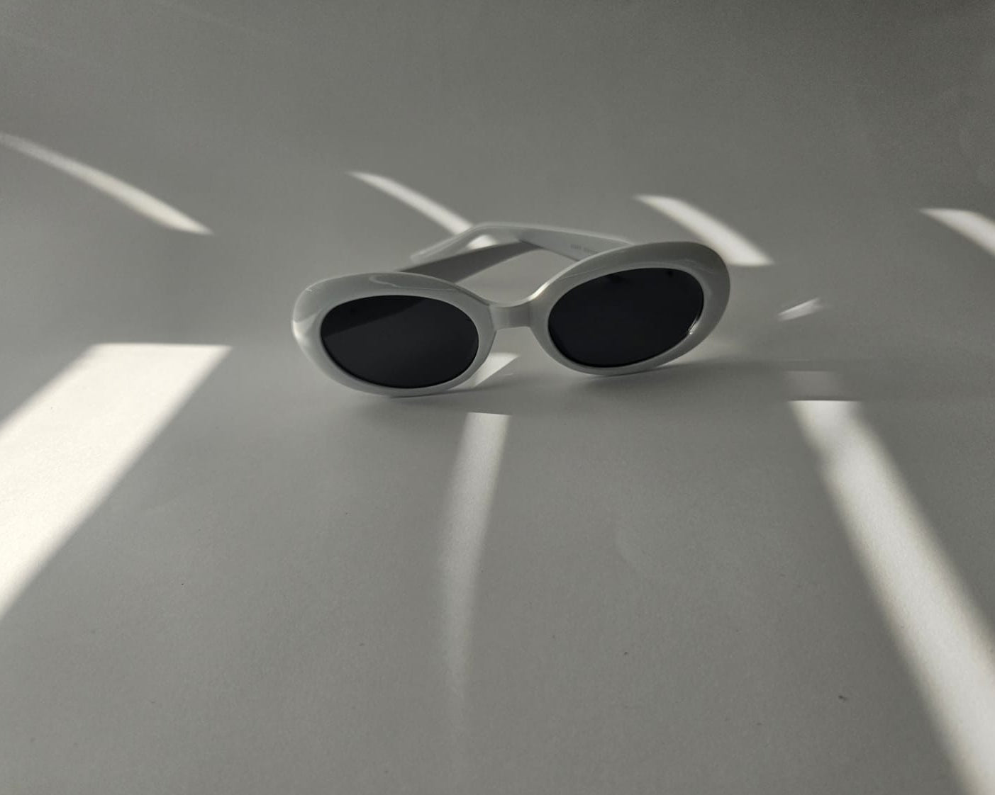 White Vintage Oval Shaped Sunglasses