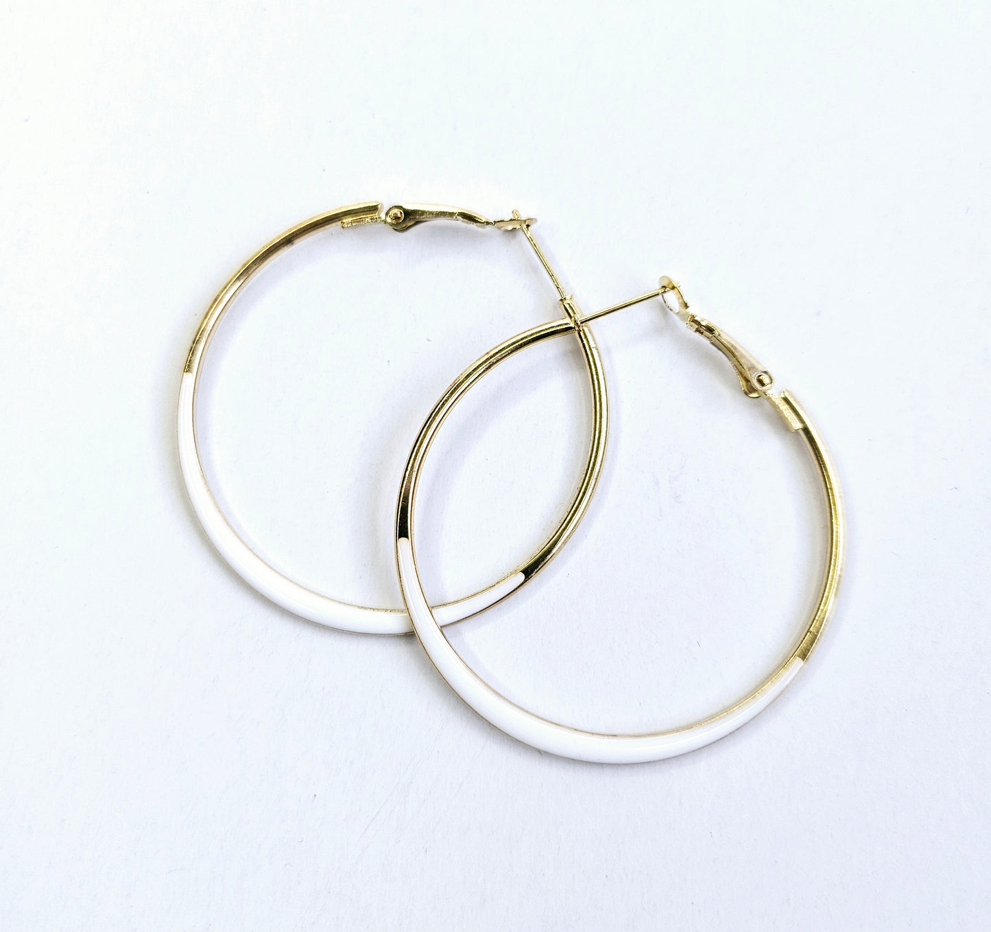 White & Gold Elegant French Design Hoop