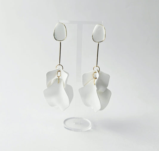 White leaf pendant Drop Earring