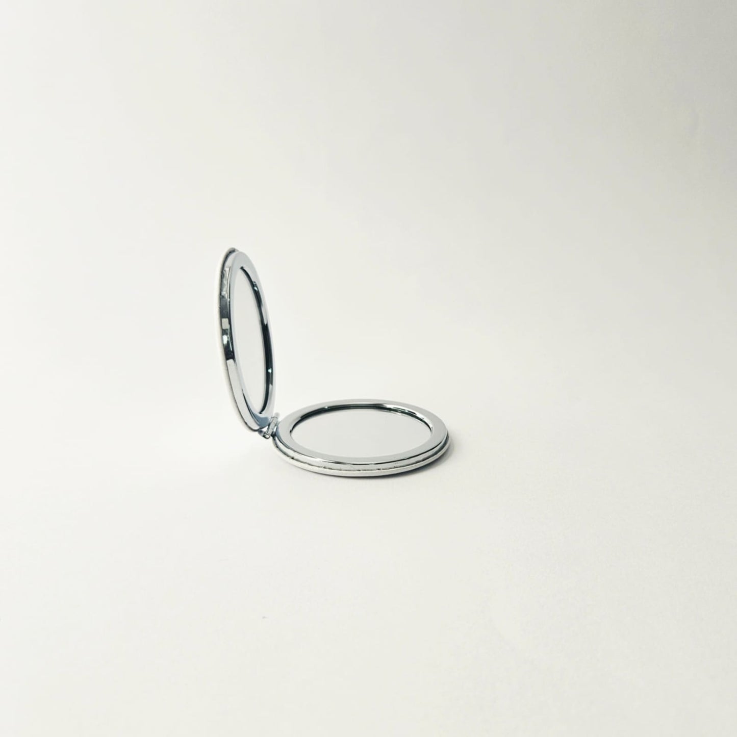 White Foldable Pocket Make-up Mirror